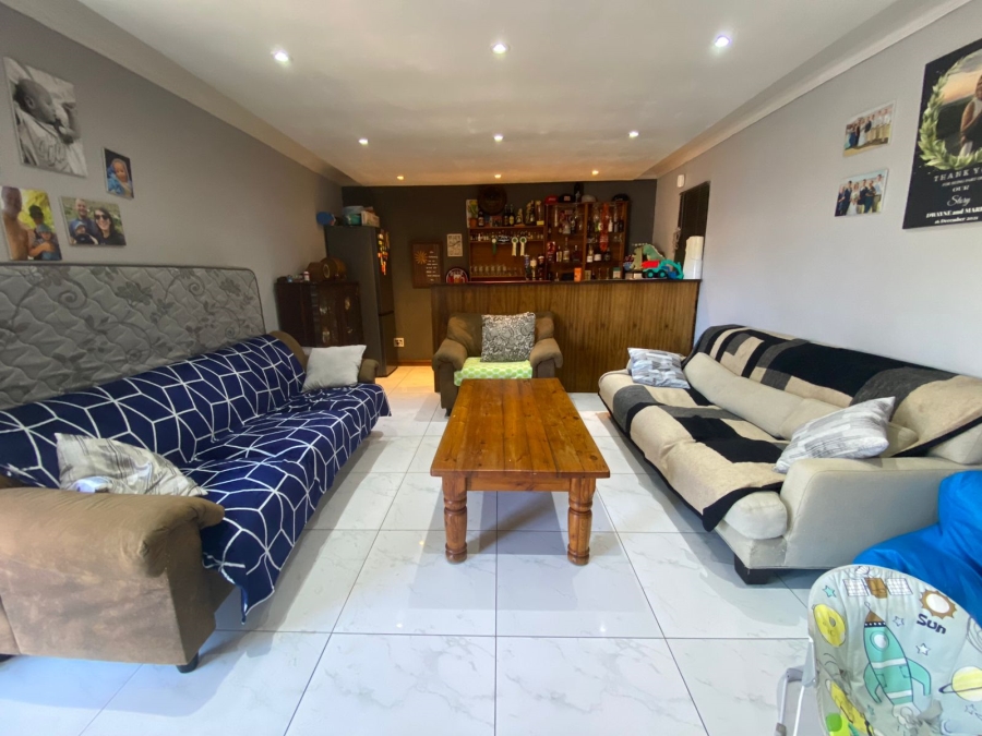 To Let 2 Bedroom Property for Rent in Table View Western Cape